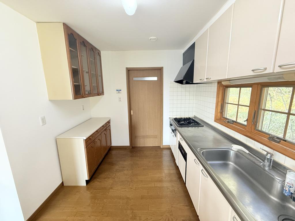 池田町東2条の平屋中古住宅　土地139坪 内観