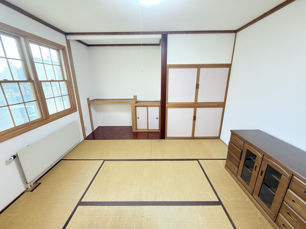 池田町東2条の平屋中古住宅　土地139坪 内観