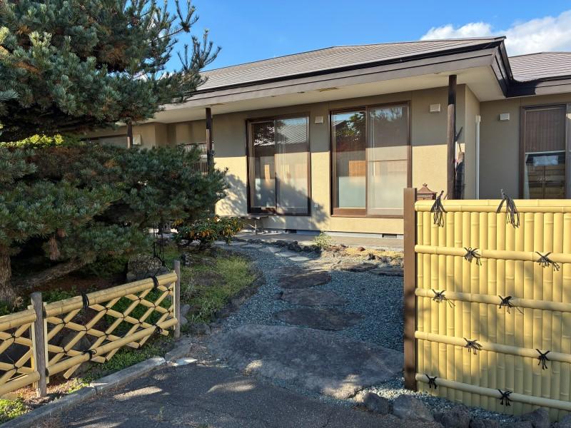 【東6南21】本格和庭園のある住まい【母屋+離れ付き】 内観