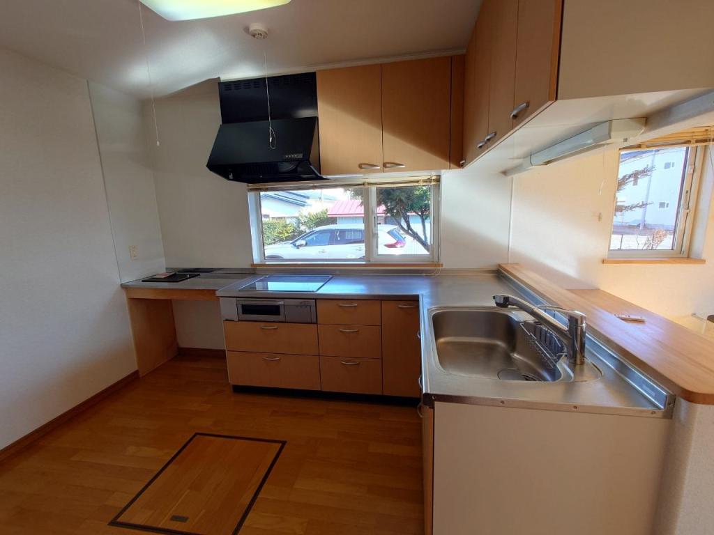 「価格改定」　平家住宅　南向　2LDK　上下水道管越境 内観