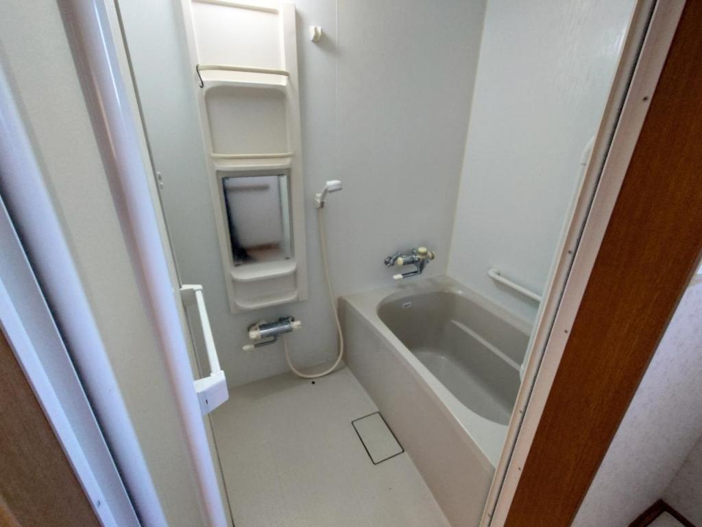 「価格改定」　平家住宅　南向　2LDK　上下水道管越境 内観