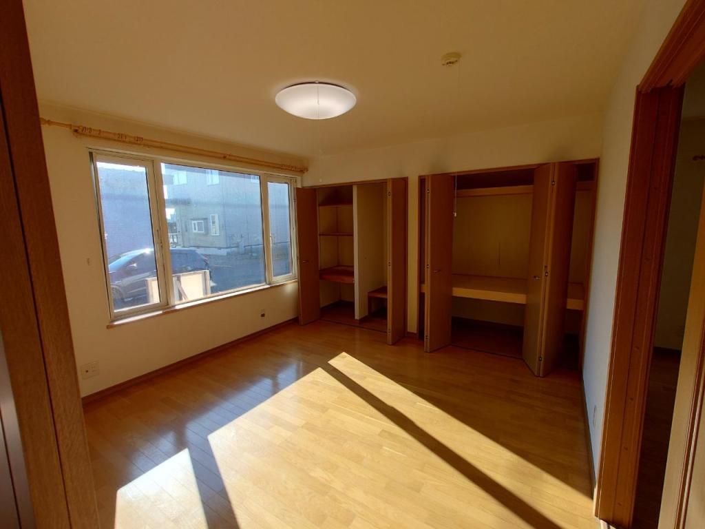 「価格改定」　平家住宅　南向　2LDK　上下水道管越境 内観