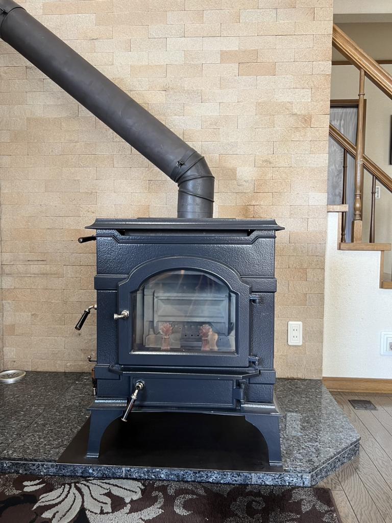 帯広市西13条南11丁目118坪の敷地の薪ストーブのある売家  内観