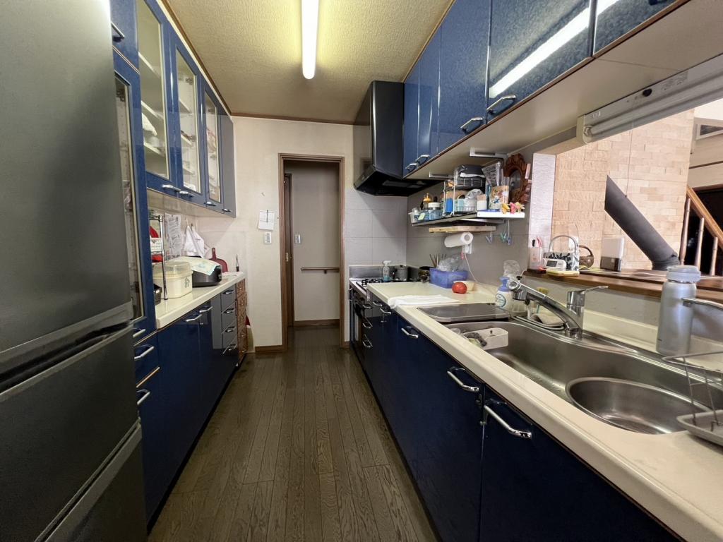 帯広市西13条南11丁目118坪の敷地の薪ストーブのある売家  内観