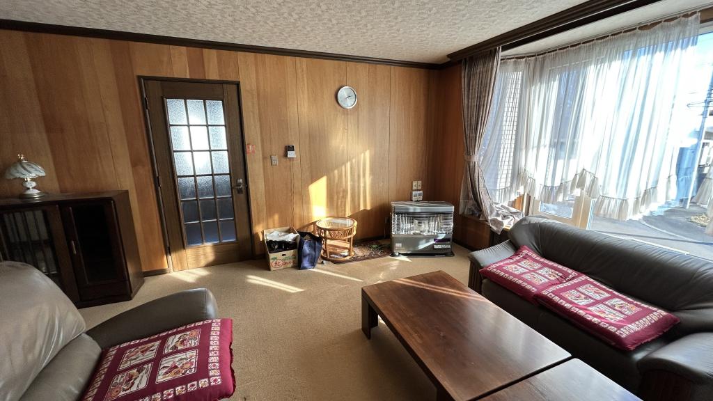 帯広市西17条南5丁目　3LDK戸建　ガレージ感覚で使える1階の大空間♪ 内観