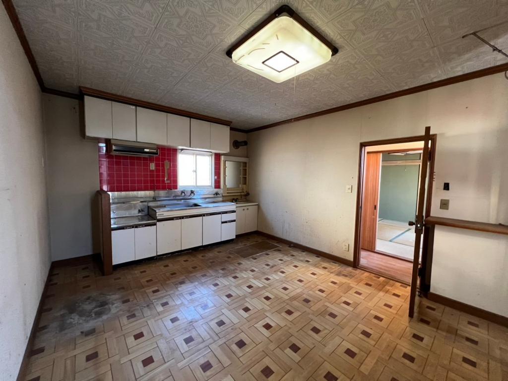 【価格改定】敷地広々♪　2世帯活用可能♪　幕別町緑町＿中古住宅 内観