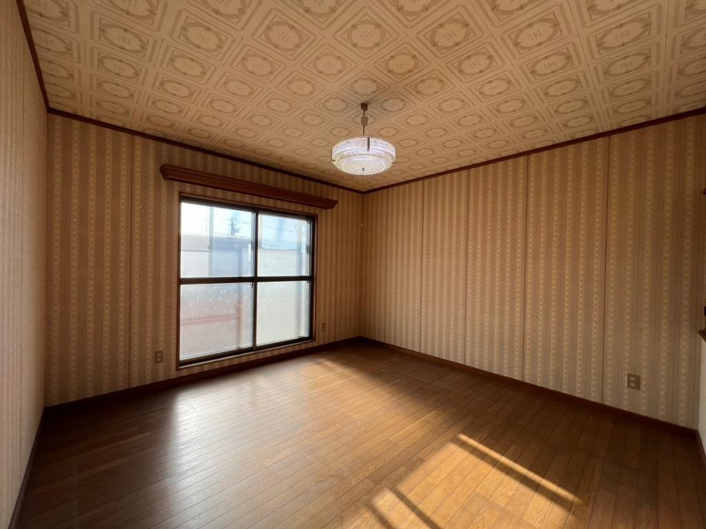 【価格改定】敷地広々♪　2世帯活用可能♪　幕別町緑町＿中古住宅 内観