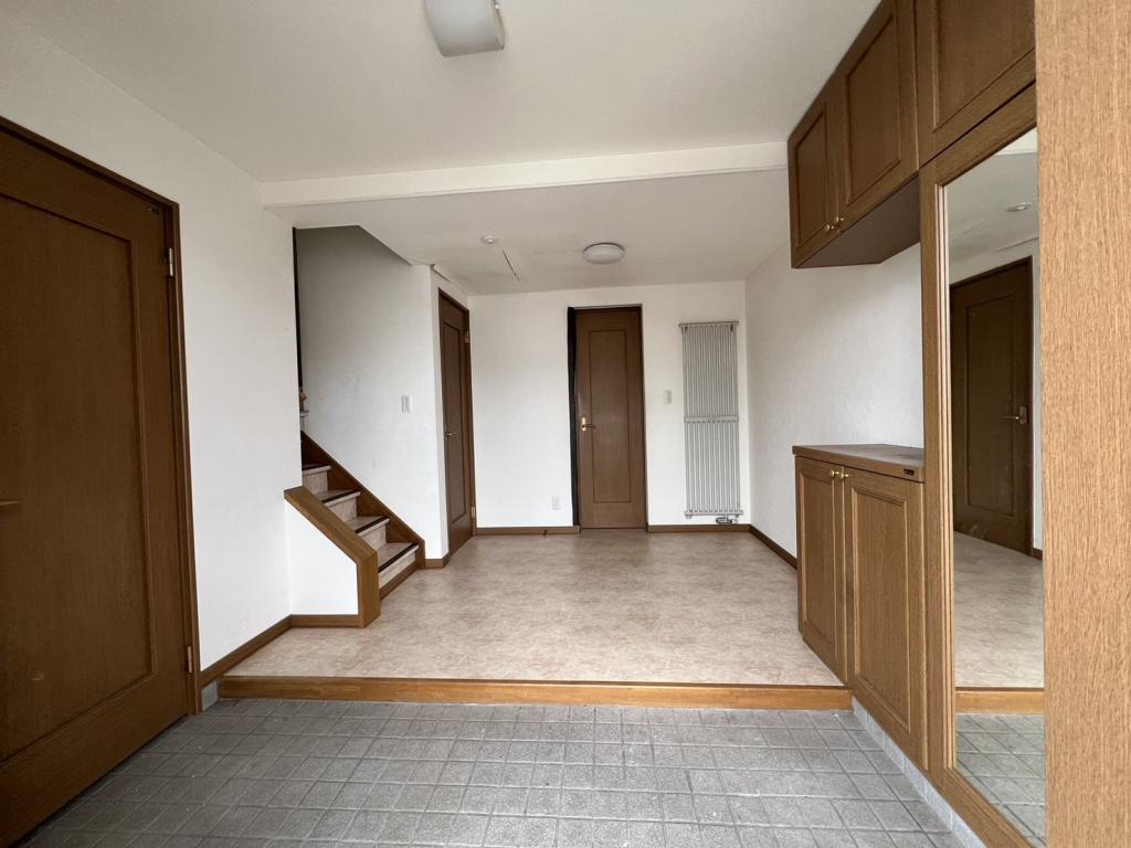 値下げしました！広尾町本通8丁目14番地2ガレージ付き2世帯戸建  内観