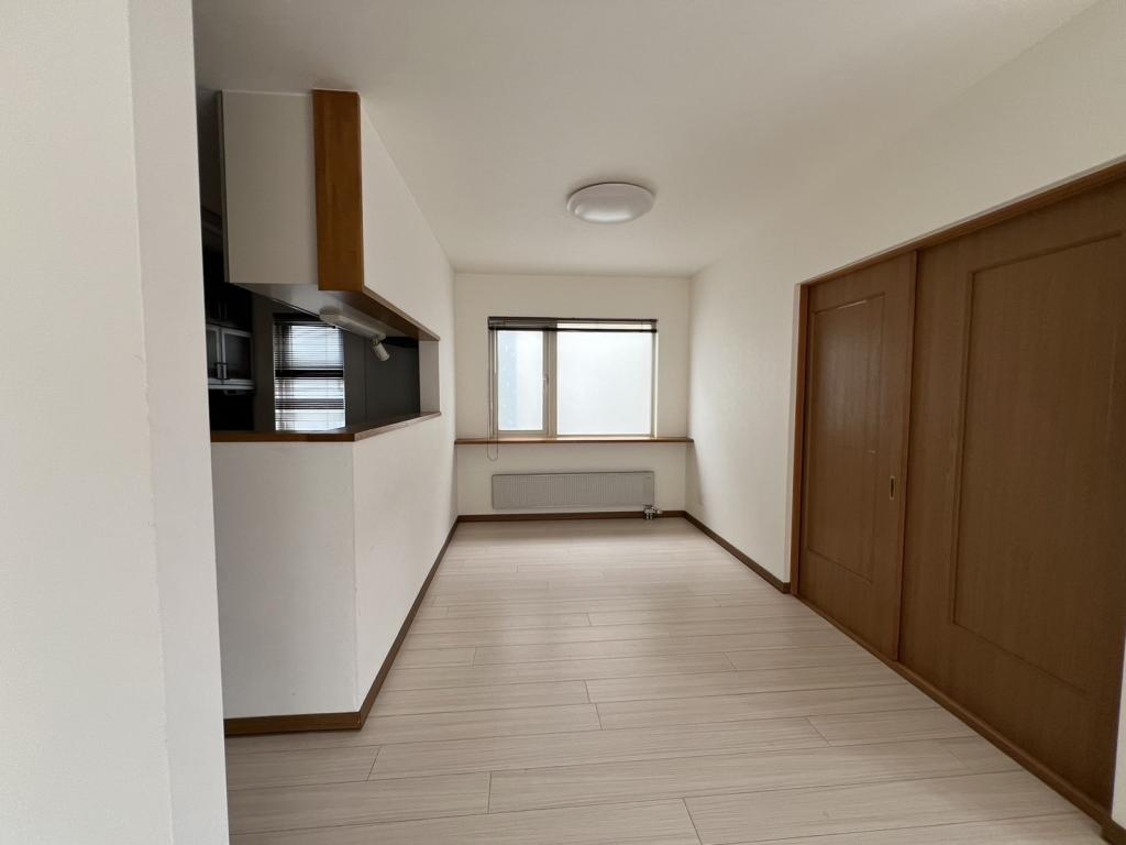 値下げしました！広尾町本通8丁目14番地2ガレージ付き2世帯戸建  内観