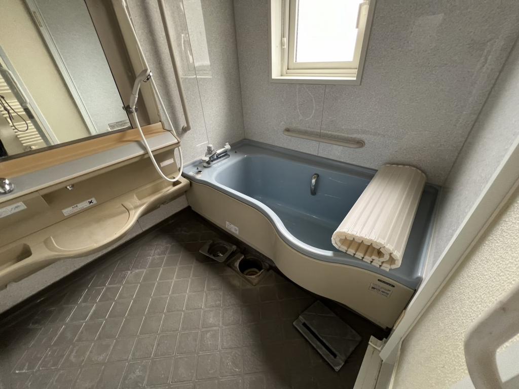 値下げしました！広尾町本通8丁目14番地2ガレージ付き2世帯戸建  内観