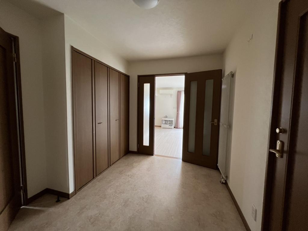 値下げしました！広尾町本通8丁目14番地2ガレージ付き2世帯戸建  内観