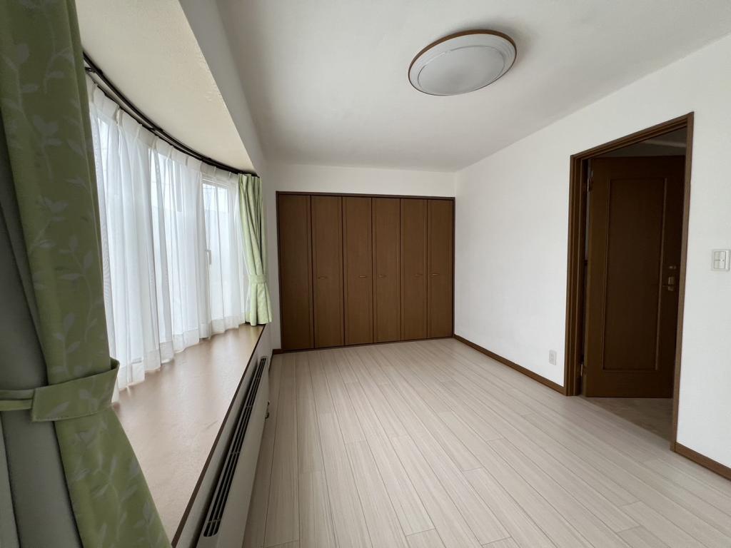 値下げしました！広尾町本通8丁目14番地2ガレージ付き2世帯戸建  内観