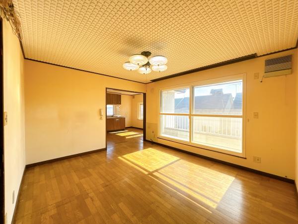 【二世帯】帯広市西十七条北３丁目4-18 内観