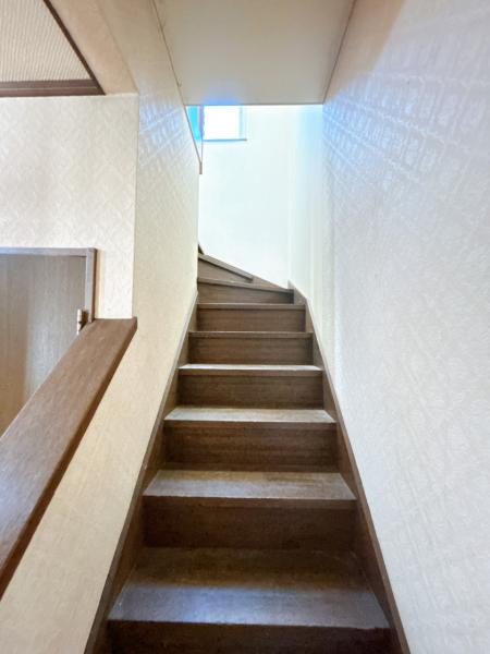 【二世帯】帯広市西十七条北３丁目4-18 内観