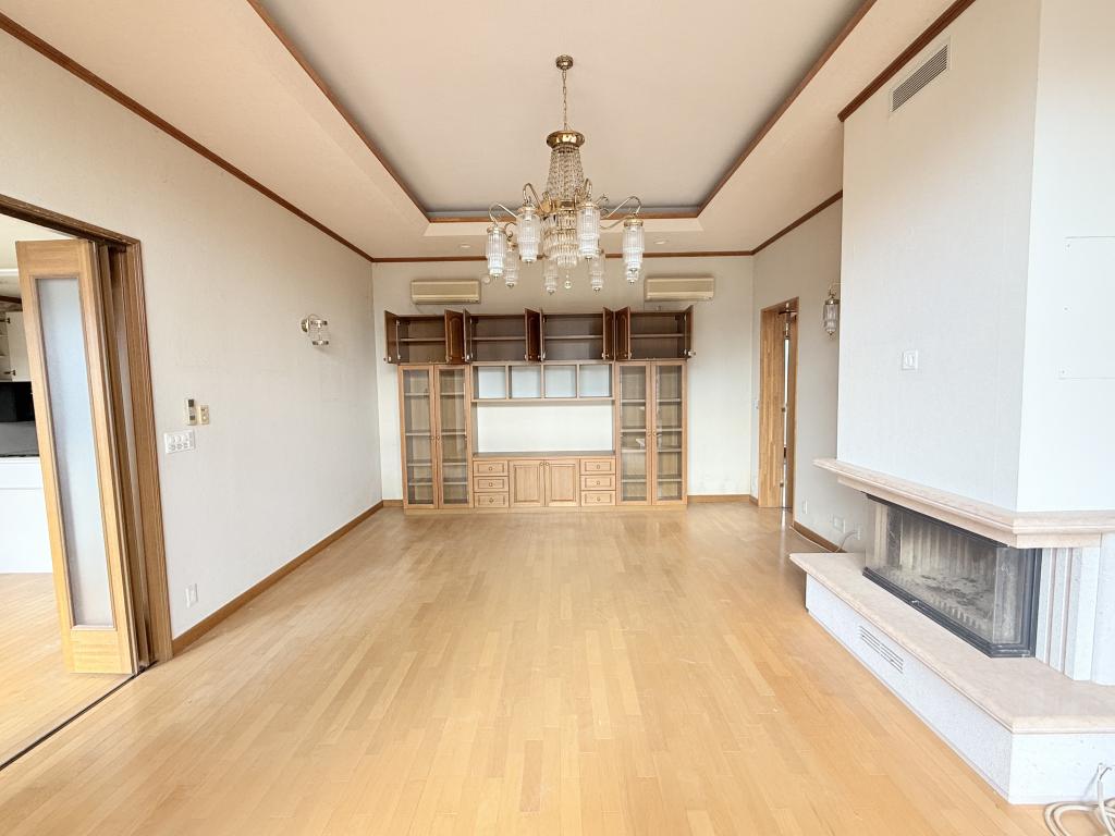 西9条南41丁目の中古戸建　延床約84坪のRC造・敷地は約216坪♪ 内観