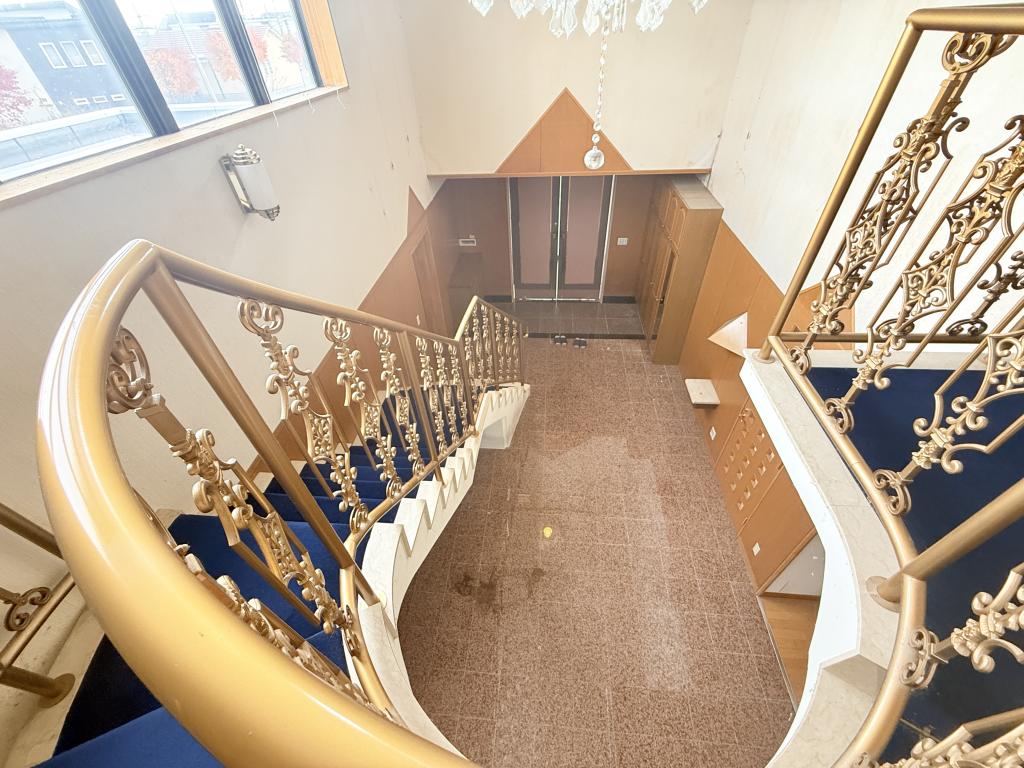 西9条南41丁目の中古戸建　延床約84坪のRC造・敷地は約216坪♪ 内観