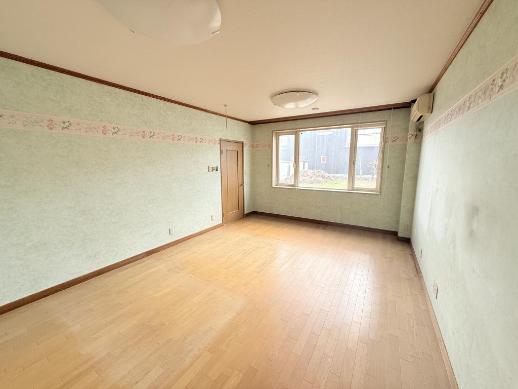 西9条南41丁目の中古戸建　延床約84坪のRC造・敷地は約216坪♪ 内観