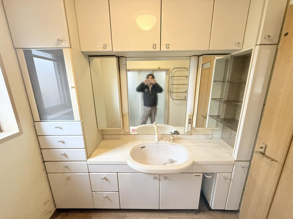 西9条南41丁目の中古戸建　延床約84坪のRC造・敷地は約216坪♪ 内観