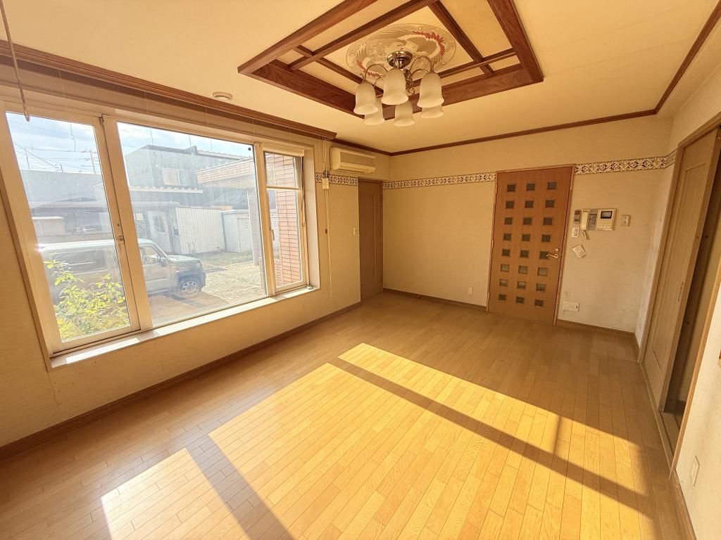 西9条南41丁目の中古戸建　延床約84坪のRC造・敷地は約216坪♪ 内観