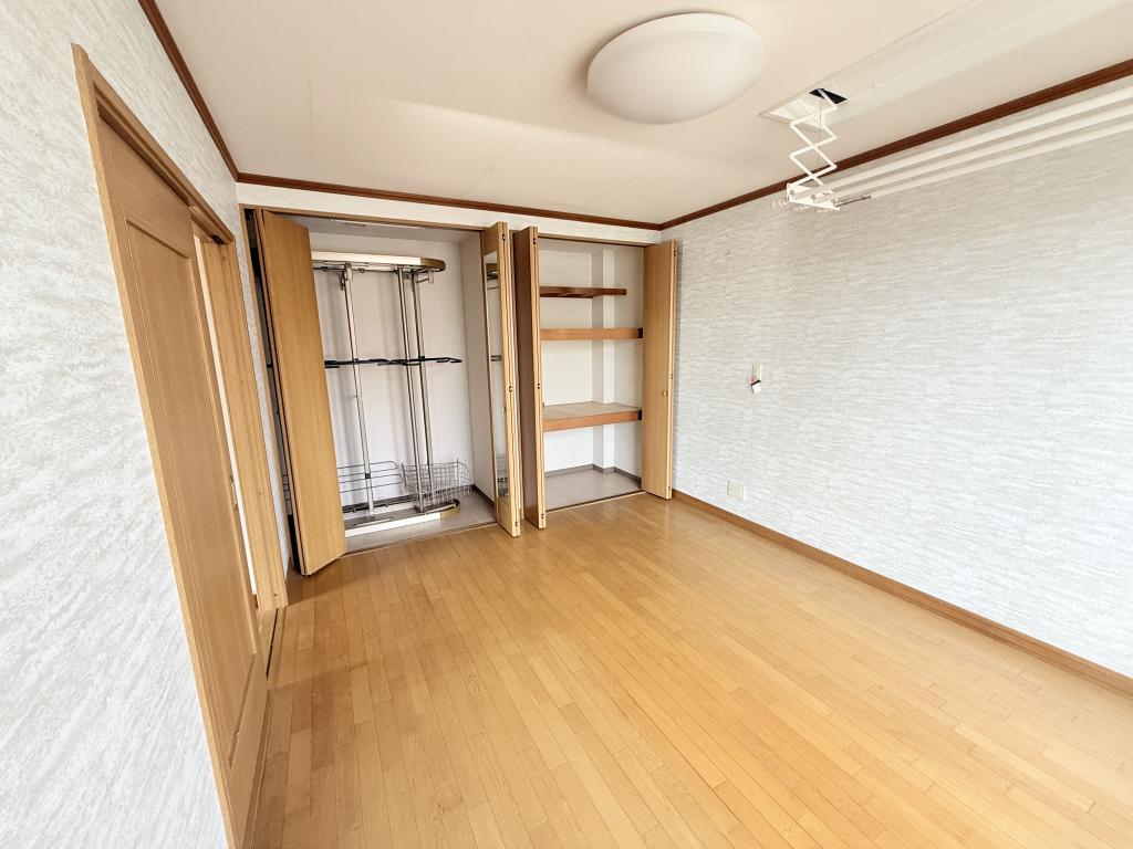 西9条南41丁目の中古戸建　延床約84坪のRC造・敷地は約216坪♪ 内観