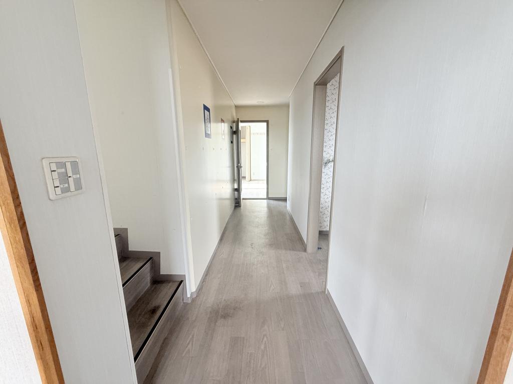 西9条南41丁目の中古戸建　延床約84坪のRC造・敷地は約216坪♪ 内観