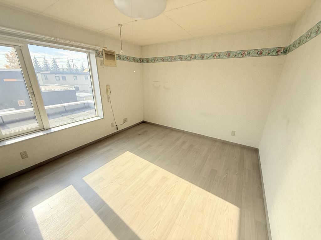 西9条南41丁目の中古戸建　延床約84坪のRC造・敷地は約216坪♪ 内観