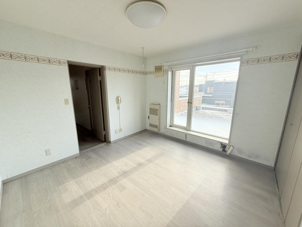 西9条南41丁目の中古戸建　延床約84坪のRC造・敷地は約216坪♪ 内観