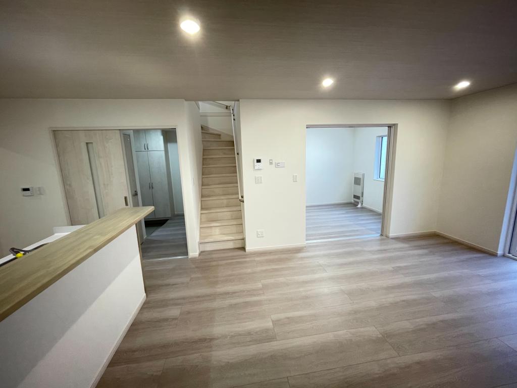 新築分譲住宅　西2条南37丁目　西棟  内観