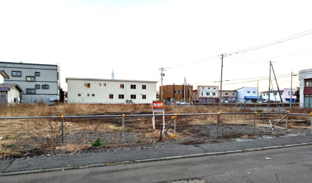 大空町３丁目　３方角地 745.96坪 近隣商業地域の為、店舗や事業用地にも使用できます