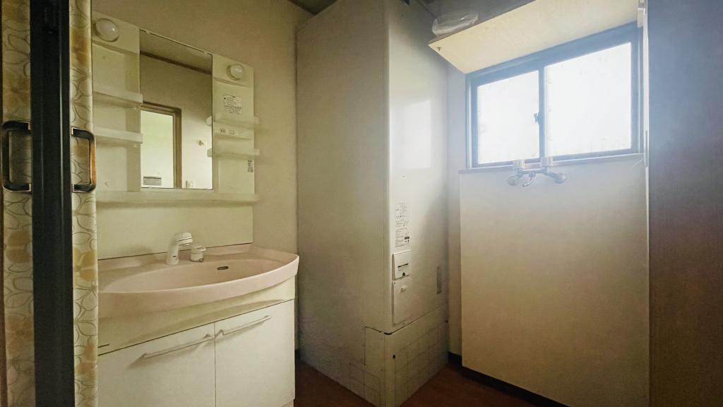 ※価格改定※　2台分カーポート付！緑陽台仲区　中古住宅 内観