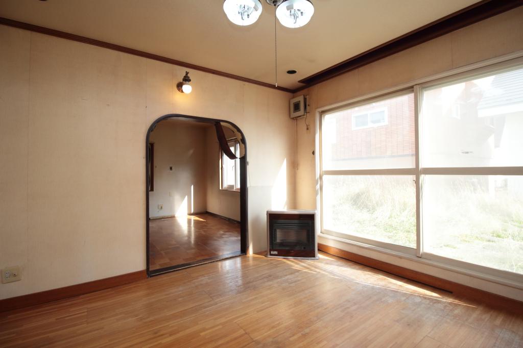 【11/20価格変更】帯広市西21条南3丁目　中古住宅　　開西小／緑園中 内観