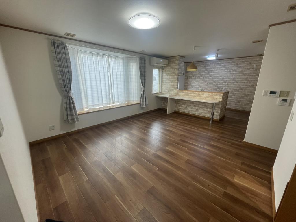 西２３南４＿中古住宅 内観