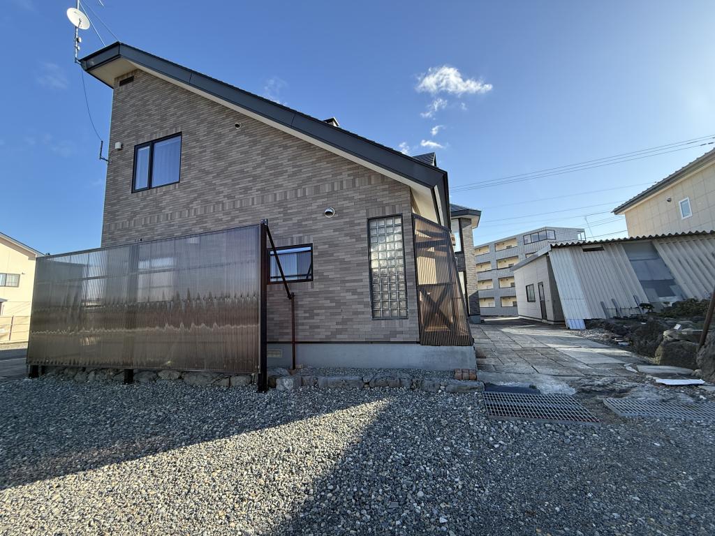 帯広市西13条南11丁目118坪の敷地の薪ストーブのある売家 内観