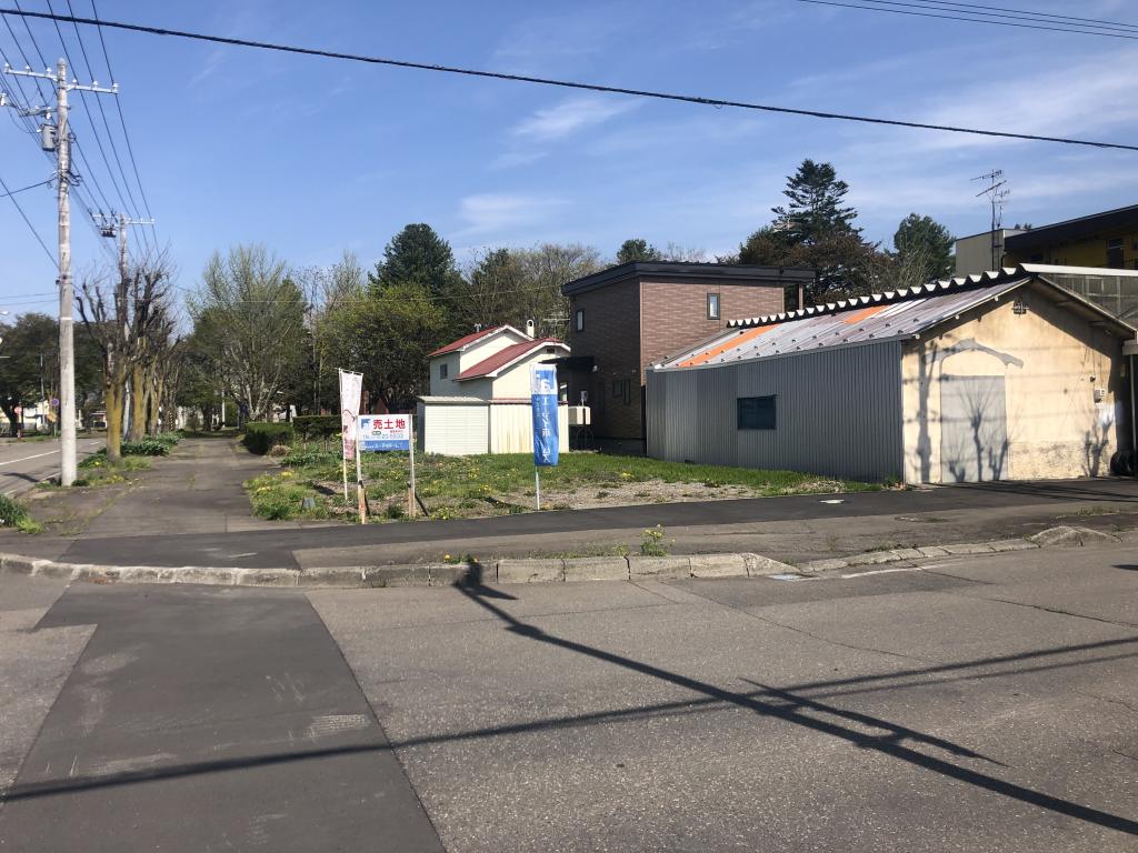 【売土地】東6条南7丁目2番5　売土地　北西角地 内観
