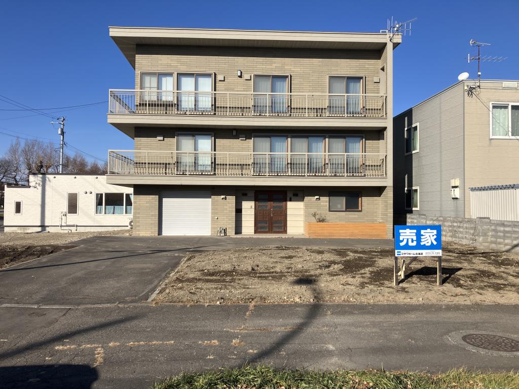 【明星小学校横】西4条南23丁目 3階建中古住宅