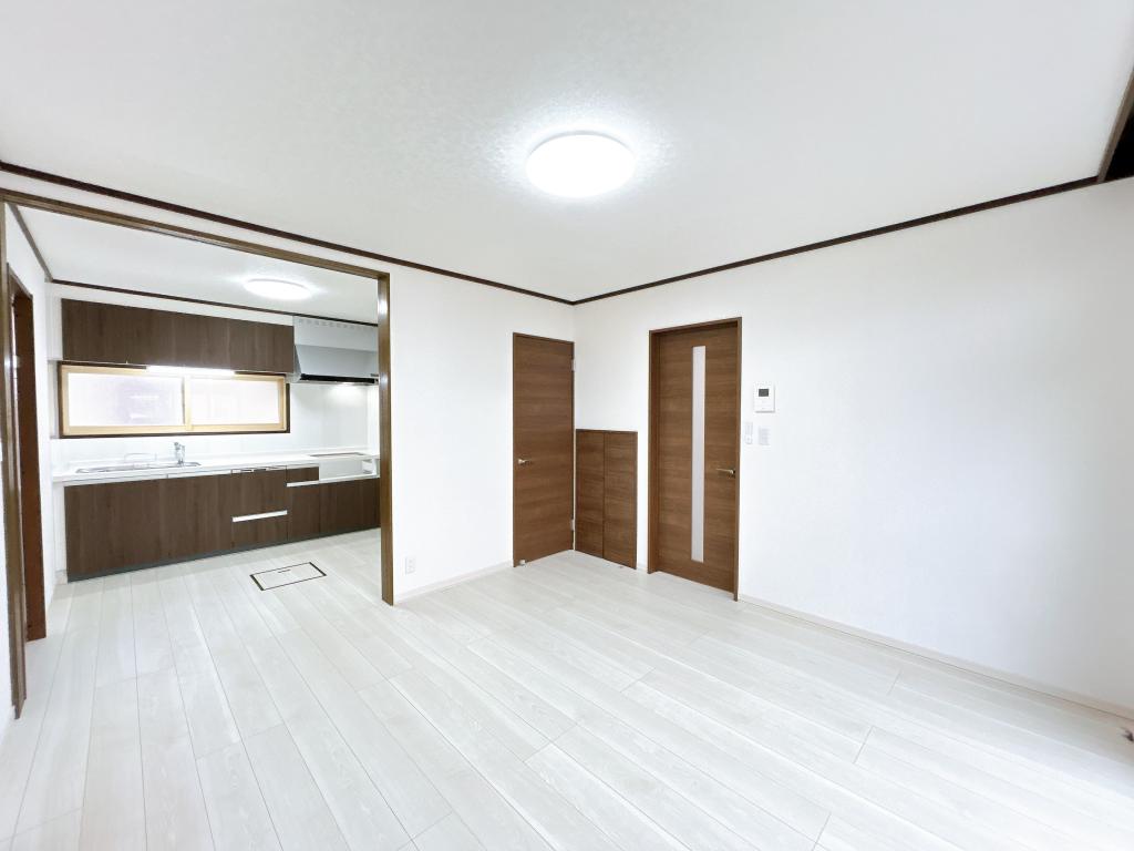 【リフォーム済】帯広市西20条南2丁目21-4  内観