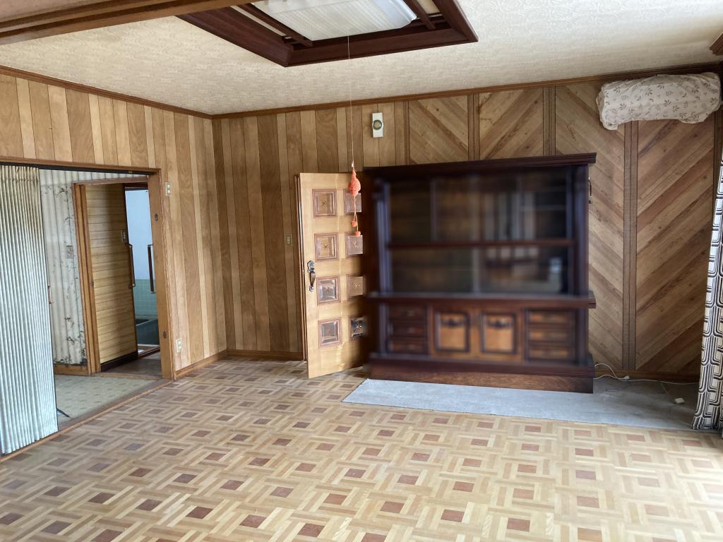 西１６条南３０丁目【南道路付き！リノベーション向け平家建！】 内観