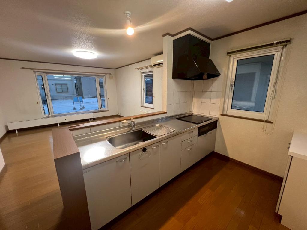 西21南2＿南道路付き中古住宅 内観