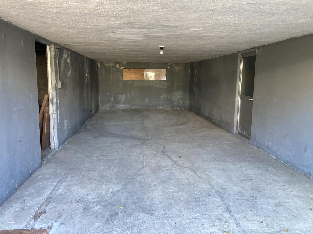 【価格改定】自然豊かな住宅地　南の森西9丁目　5SLDK 中古住宅　車庫・地下有り 内観