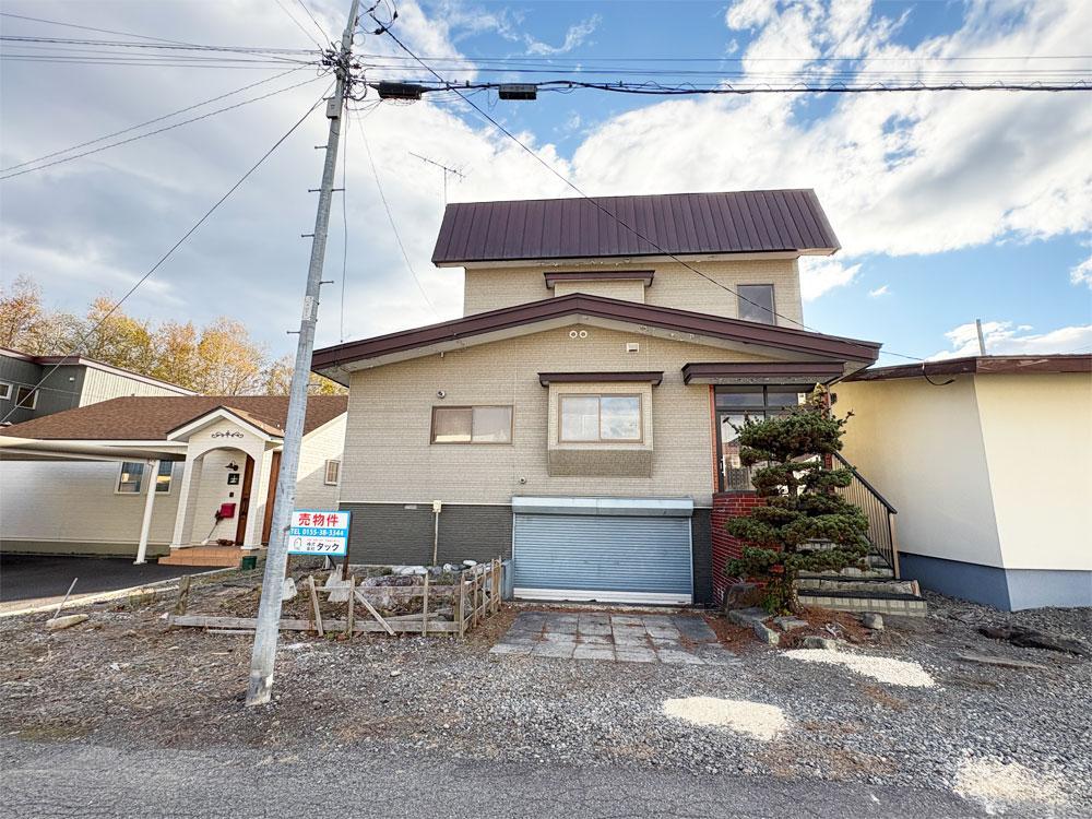 【価格改定】自然豊かな住宅地　南の森西9丁目　5SLDK 中古住宅　車庫・地下有り 内観