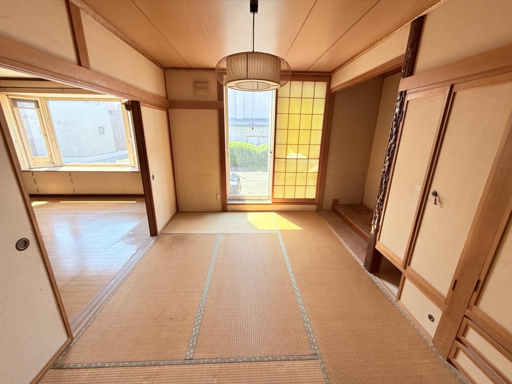 ※価格改定　西16条南30丁目の中古戸建　延床150㎡越えのリノベ向け物件♪  内観