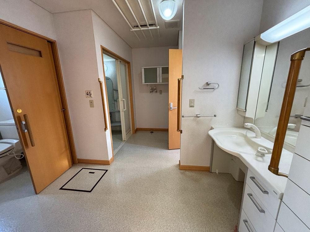 下音更小学校に近い 5LDK中古住宅 北東角地 木野西通11丁目 内観