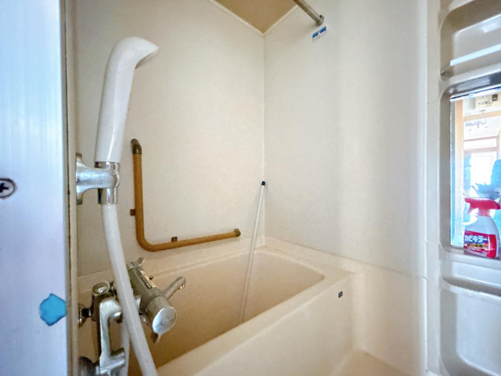 【若葉小・八中迄徒歩５分圏内】帯広市西１７条南５丁目 内観