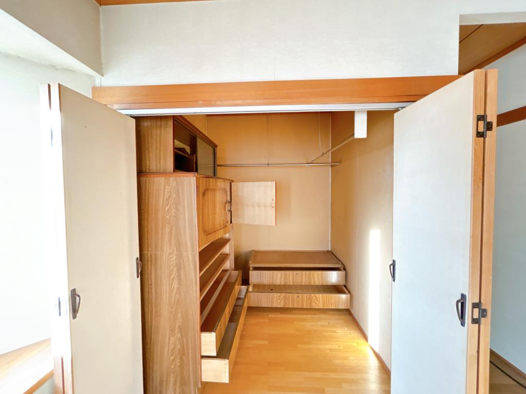 【若葉小・八中迄徒歩５分圏内】帯広市西１７条南５丁目 内観