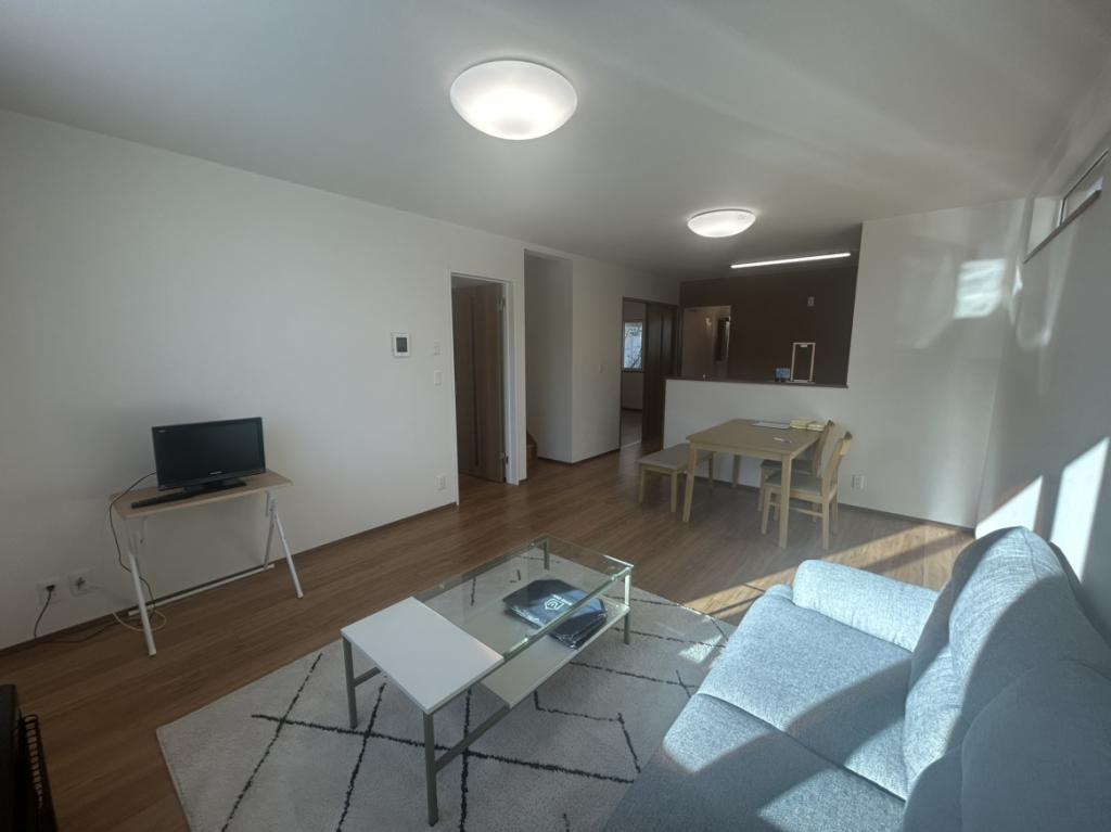 【商談中】帯広市西15条南32丁目　新築物件　A棟 内観