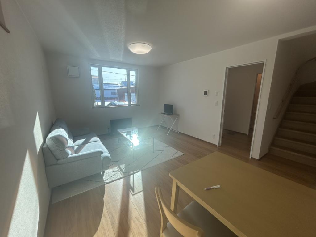 【商談中】帯広市西15条南32丁目　新築物件　A棟 内観