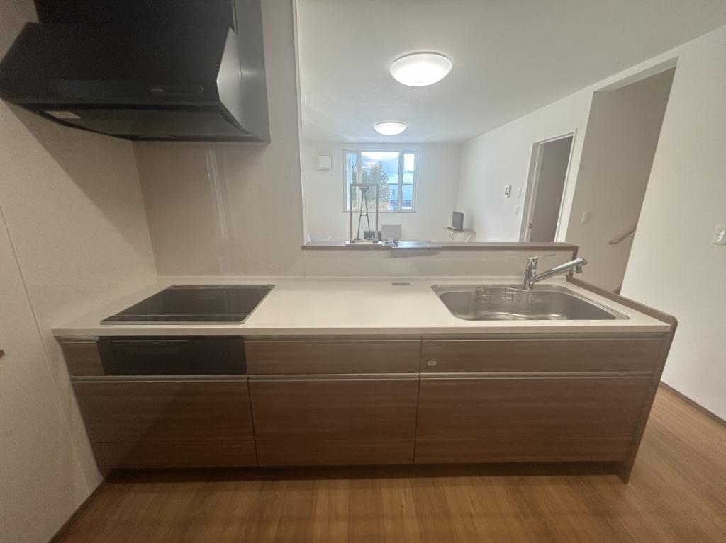 【商談中】帯広市西15条南32丁目　新築物件　A棟 内観