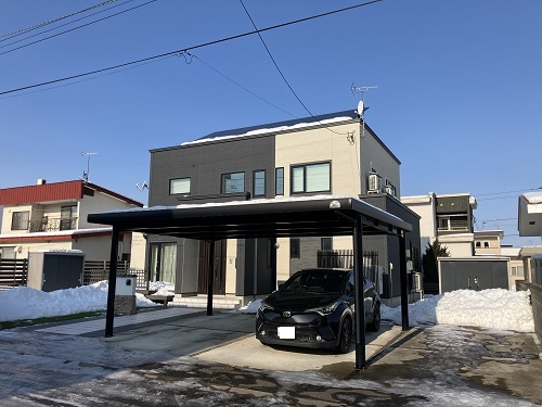 札内北栄町　南向き　築浅物件　ソーラー、カーポートあり！