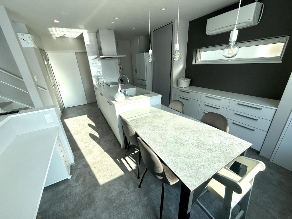 幕別町札内の築浅美邸の中古住宅　※築３年 内観