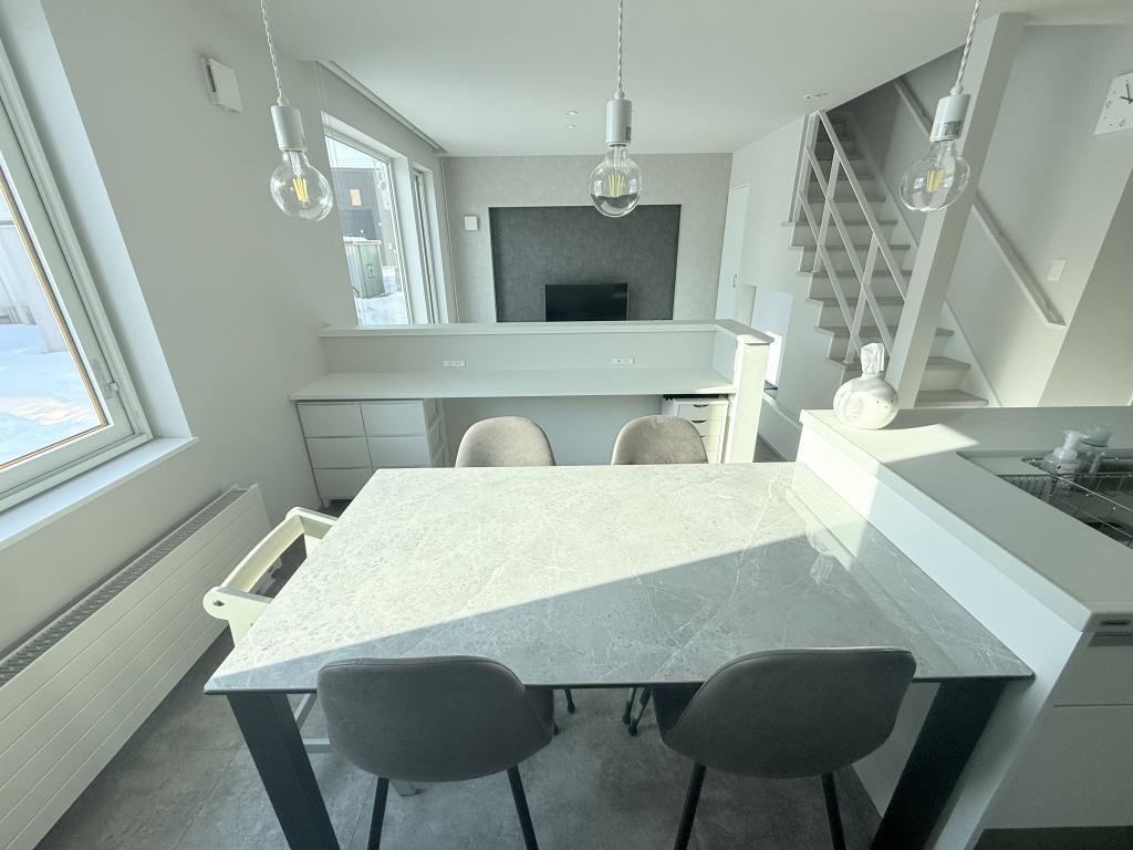 幕別町札内の築浅美邸の中古住宅　※築３年 内観